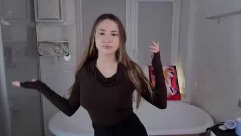 Snapshot of yummyemiily chatting on 2, 3, 2026 Emily online show from 2, 3, 2026