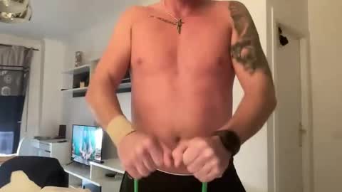 Snapshot of yungbucker chatting on 1, 12, 2025 Yungbucker online show from 1, 12, 2025