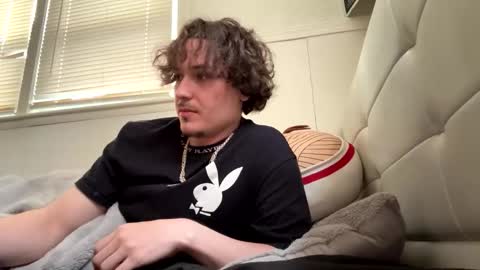 Snapshot of yungstudbev chatting on 12, 4, 2026 yungstudbev online show from 12, 4, 2026