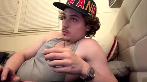 Snapshot of yungstudbev chatting on 15, 4, 2026 yungstudbev online show from 15, 4, 2026