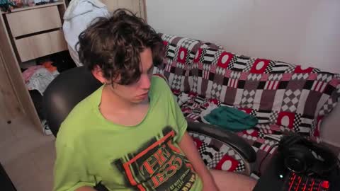 Snapshot of yurii_moody chatting on 17, 12, 2025 yurii_moody online show from 17, 12, 2025