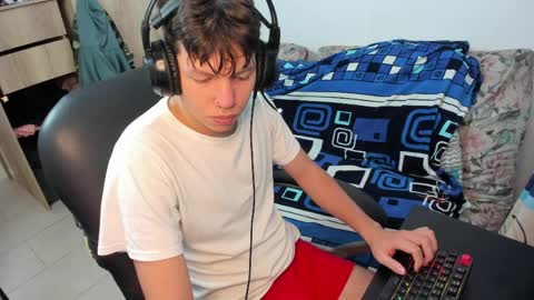 Snapshot of yurii_moody chatting on 10, 4, 2026 yurii_moody online show from 10, 4, 2026