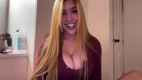 Snapshot of yurika_suckxx chatting on 4, 5, 2026 GODDESS SOFIA online show from 4, 5, 2026