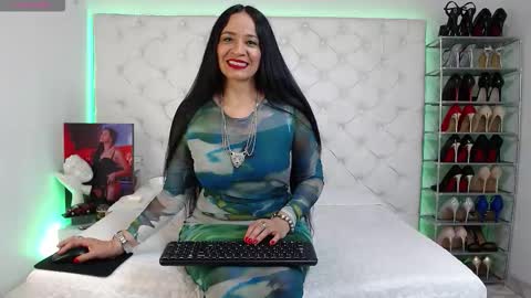 Snapshot of yury_m2_ chatting on 8, 10, 2025 2 online show from 8, 10, 2025