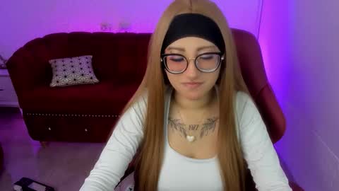 Snapshot of yuyu_m chatting on 25, 11, 2025 Yuyu online show from 25, 11, 2025