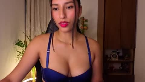 Snapshot of yuziidreams chatting on 10, 3, 2026 yuzii Im new to these pages so I hope you guys are kind to me. online show from 10, 3, 2026