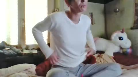 levy-revy online show from 11, 4, 2026