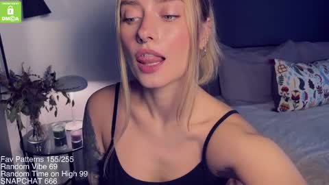 Snapshot of yvie_ chatting on 20, 2, 2025 The Queen Bitch of the United Kingdom online show from 20, 2, 2025