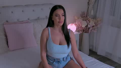 Laura online show from 2, 12, 2025