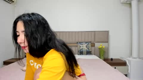 Snapshot of yvonnebabe chatting on 28, 12, 2024 yvonnebabe online show from 28, 12, 2024