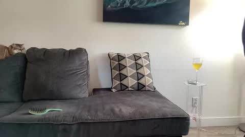 Yvonne online show from 15, 12, 2025