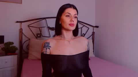 Snapshot of yvonneeverlee chatting on 9, 2, 2026 I V Y online show from 9, 2, 2026