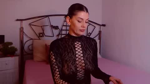 Snapshot of yvonneeverlee chatting on 17, 2, 2026 I V Y online show from 17, 2, 2026