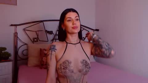 Snapshot of yvonneeverlee chatting on 19, 2, 2026 I V Y online show from 19, 2, 2026