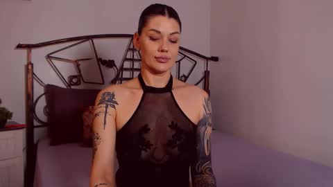 Snapshot of yvonneeverlee chatting on 31, 3, 2026 I V Y online show from 31, 3, 2026