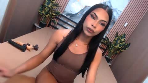 Snapshot of yvonnellvs chatting on 19, 1, 2026 yvonnellvs online show from 19, 1, 2026