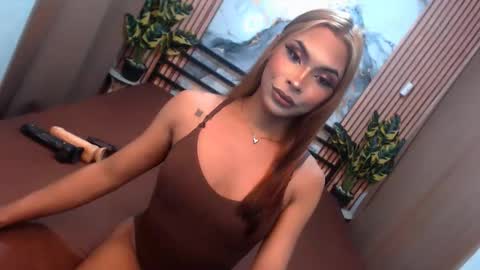 Snapshot of yvonnellvs chatting on 19, 3, 2026 yvonnellvs online show from 19, 3, 2026