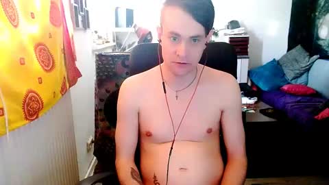 Snapshot of yyscript chatting on 7, 3, 2025   online show from 7, 3, 2025