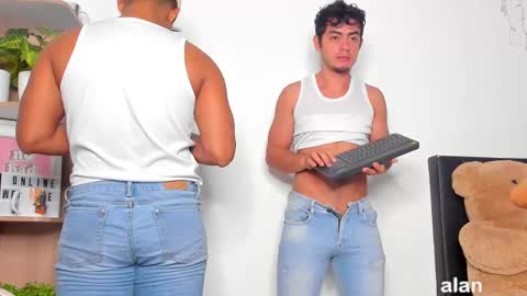 Snapshot of zack_and_alan chatting on 28, 10, 2025 zack online show from 28, 10, 2025