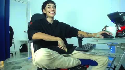 Snapshot of zacktk7 chatting on 16, 12, 2024 zack online show from 16, 12, 2024