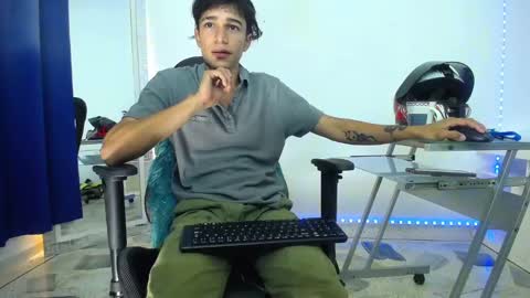 Snapshot of zacktk7 chatting on 18, 12, 2024 zack online show from 18, 12, 2024