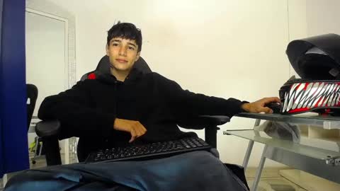 Snapshot of zacktk7 chatting on 19, 12, 2024 zack online show from 19, 12, 2024