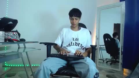 Snapshot of zacktk7 chatting on 23, 12, 2024 zack online show from 23, 12, 2024