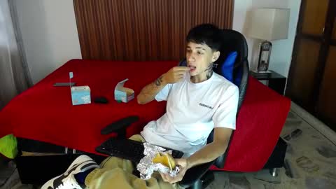 Snapshot of zacktk7 chatting on 28, 12, 2024 zack online show from 28, 12, 2024