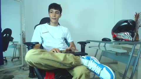 Snapshot of zacktk7 chatting on 6, 1, 2025 zack online show from 6, 1, 2025