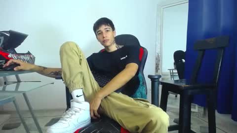 Snapshot of zacktk7 chatting on 7, 1, 2025 zack online show from 7, 1, 2025