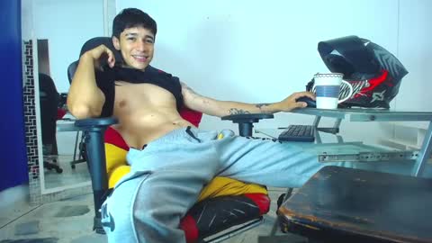 Snapshot of zacktk7 chatting on 10, 1, 2025 zack online show from 10, 1, 2025