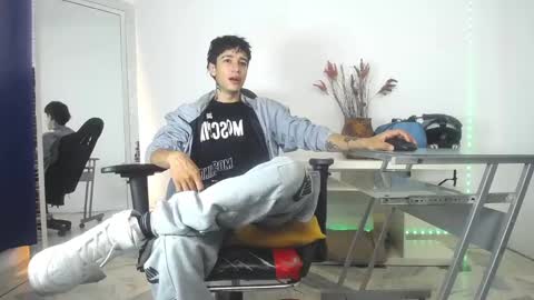 Snapshot of zacktk7 chatting on 18, 1, 2025 zack online show from 18, 1, 2025