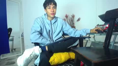 Snapshot of zacktk7 chatting on 25, 1, 2025 zack online show from 25, 1, 2025