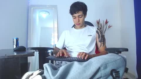 Snapshot of zacktk7 chatting on 4, 2, 2025 zack online show from 4, 2, 2025