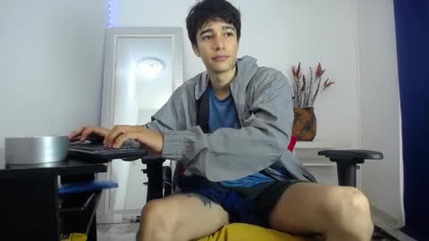 Snapshot of zacktk7 chatting on 6, 2, 2025 zack online show from 6, 2, 2025