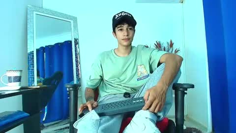 Snapshot of zacktk7 chatting on 14, 2, 2025 zack online show from 14, 2, 2025