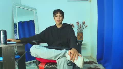 Snapshot of zacktk7 chatting on 18, 2, 2025 zack online show from 18, 2, 2025