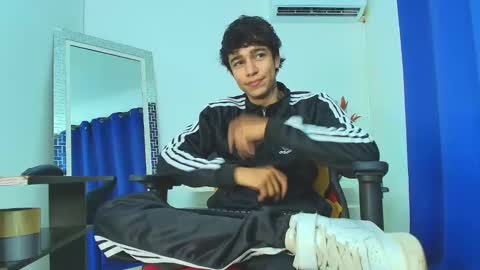 Snapshot of zacktk7 chatting on 19, 2, 2025 zack online show from 19, 2, 2025