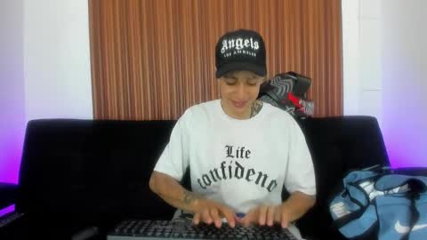 Snapshot of zacktk7 chatting on 20, 2, 2025 zack online show from 20, 2, 2025