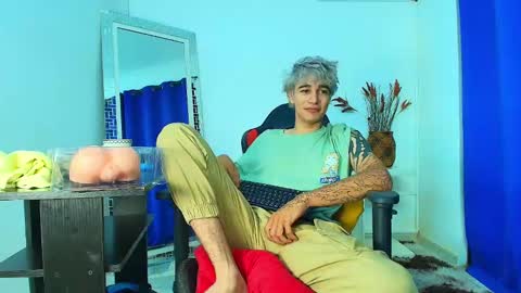 Snapshot of zacktk7 chatting on 28, 2, 2025 zack online show from 28, 2, 2025