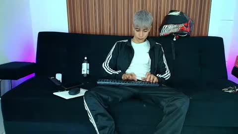 Snapshot of zacktk7 chatting on 7, 3, 2025 zack online show from 7, 3, 2025