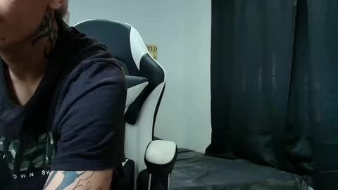 Snapshot of zacktk7 chatting on 8, 3, 2025 zack online show from 8, 3, 2025