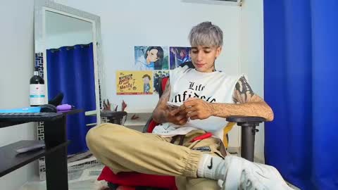 Snapshot of zacktk7 chatting on 10, 3, 2025 zack online show from 10, 3, 2025