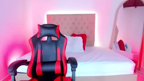 Snapshot of zafiro__brown chatting on 4, 10, 2025 Zafiro Brown online show from 4, 10, 2025