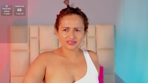 Snapshot of zafiro__brown chatting on 23, 12, 2025 Zafiro Brown online show from 23, 12, 2025