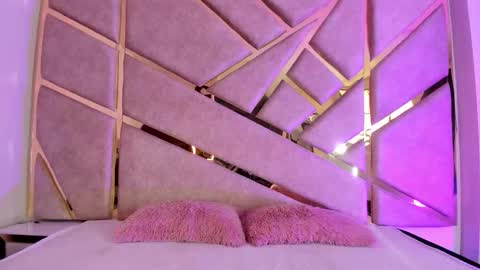 Snapshot of zafiro_claire chatting on 1, 11, 2025 Claire online show from 1, 11, 2025