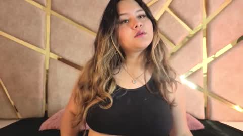 Snapshot of zafiro_claire chatting on 2, 12, 2025 Claire online show from 2, 12, 2025