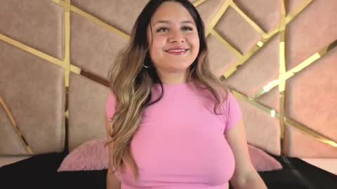 Snapshot of zafiro_claire chatting on 15, 12, 2025 Claire online show from 15, 12, 2025