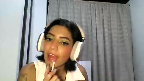 Snapshot of zafiro_rubi chatting on 24, 4, 2026 Zafiro online show from 24, 4, 2026