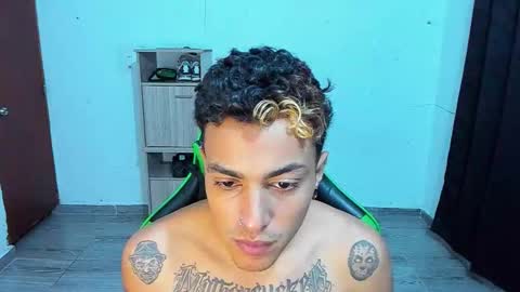 Snapshot of zafirocum chatting on 29, 3, 2026 BiG Zafiro online show from 29, 3, 2026